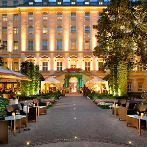 Otel The Grand - The Leading Of The World