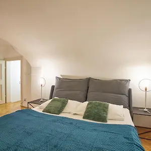 Lazenska N4 **** Praga